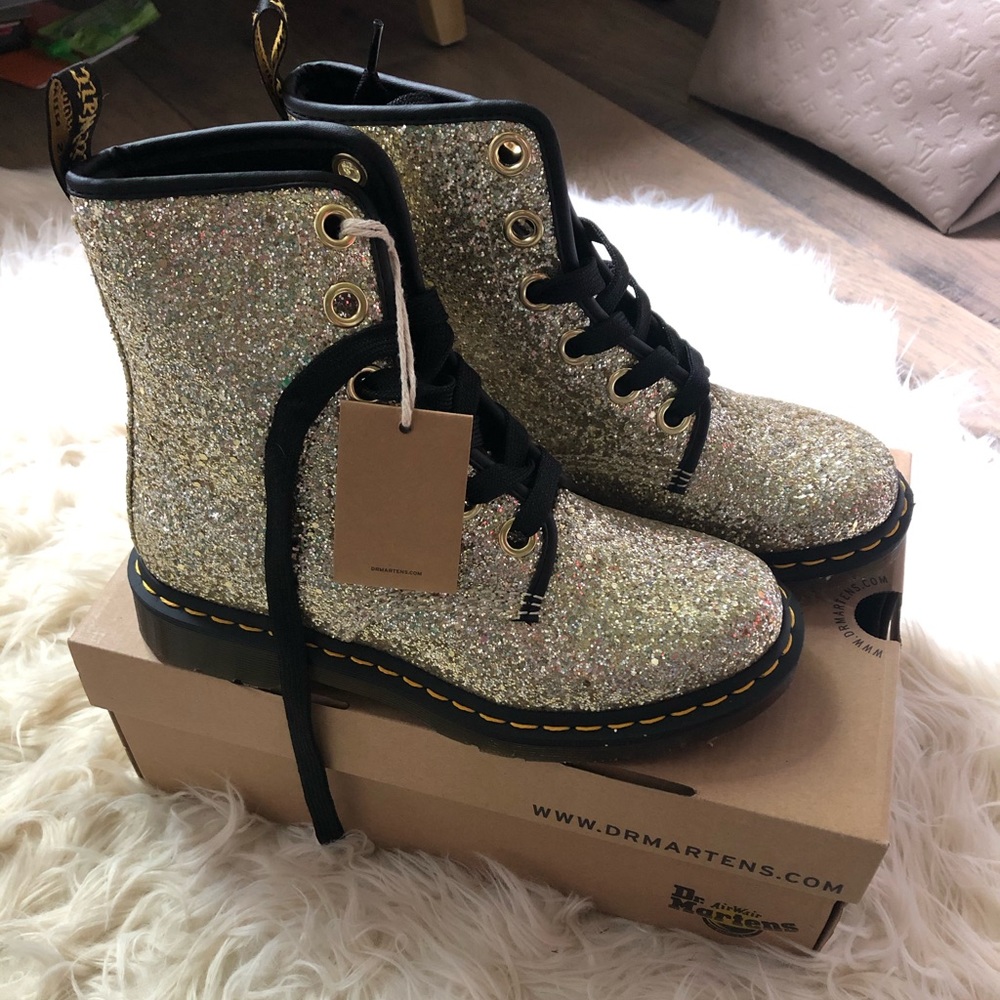 BNIB dr martens glitter combat boot 38